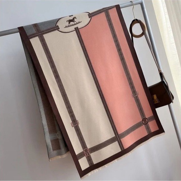 NWOT! HUGE Cashmere Blend Horse Scarf/ Shawl - Picture 1 of 7